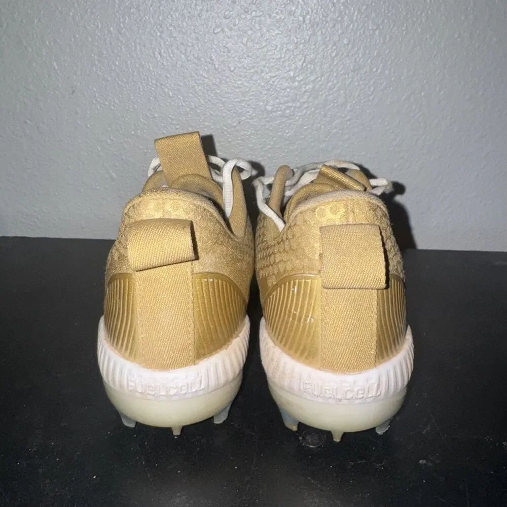 New Balance FuelCell COMPv3 LCOMPTW3 White TPU Molded Baseball Cleats Men’s 7.5